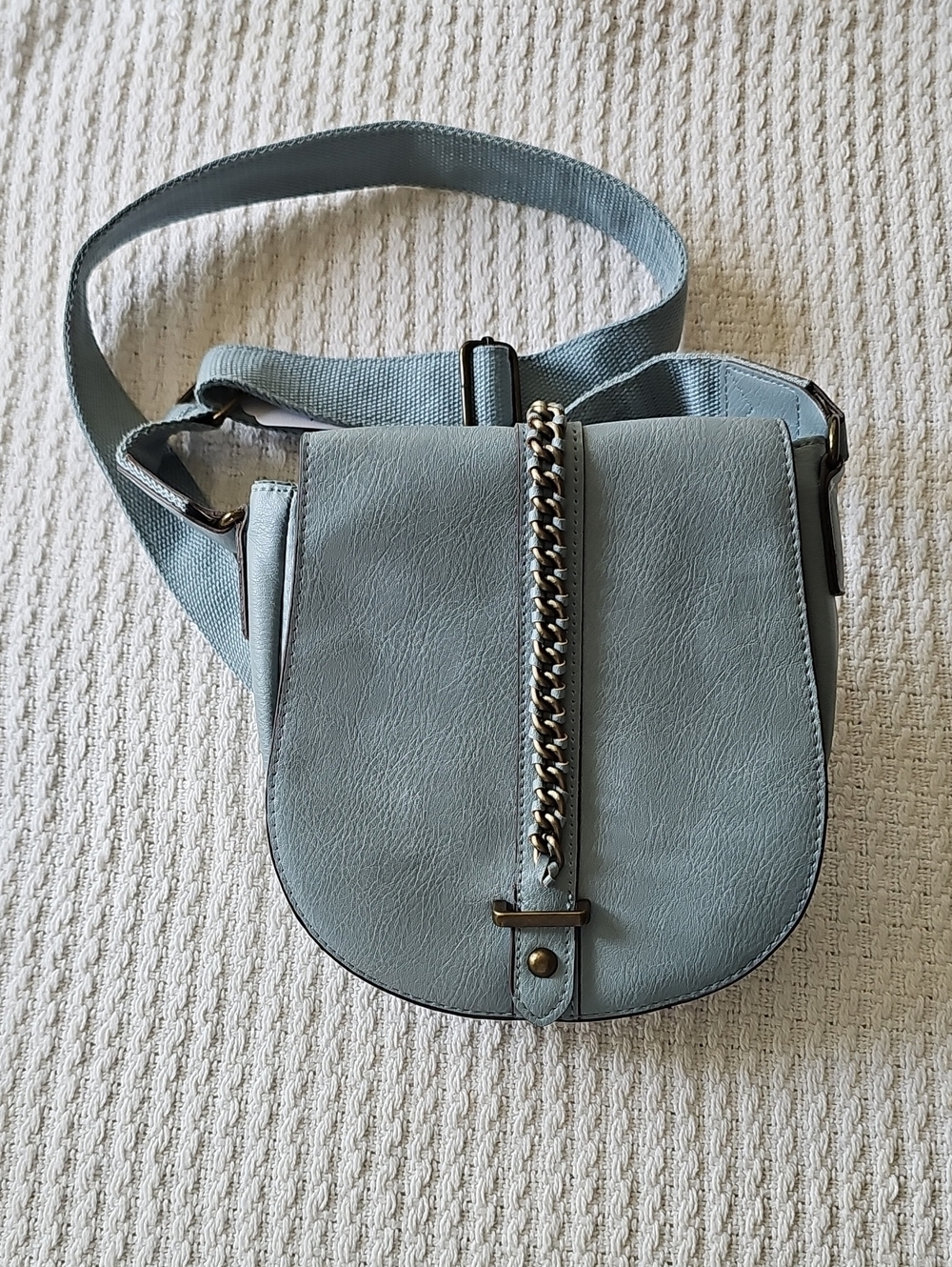 Source Unknown Light Blue Crossbody Bag with Chain Accent